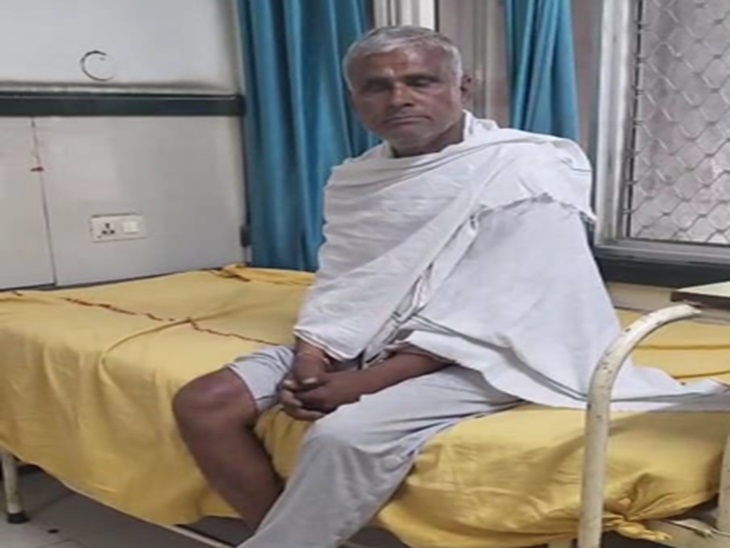 सिविल अस्पताल में इलाज के लिए भर्ती राजेंद्र।