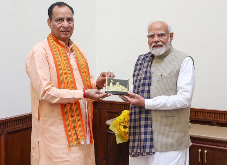 ਕੁਝ ਦਿਨ ਪਹਿਲਾਂ ਮੋਹਨ ਬਾੜੌਲੁਲੀ ਦਿੱਲੀ ਗਿਆ ਅਤੇ ਸ਼ਾਮ ਨੂੰ ਨਰਿੰਦਰ ਮੋਦੀ ਨੂੰ ਮਿਲਿਆ .- ਫਾਈਲ ਫੋਟੋ