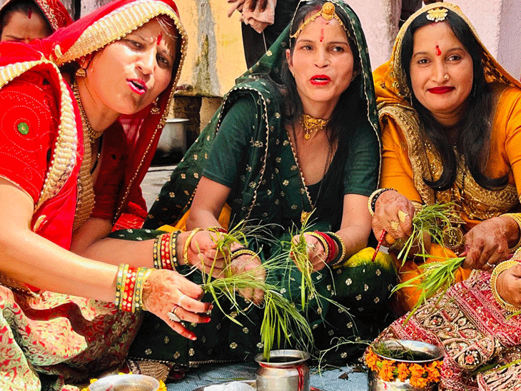 Gangaur Sticker Jaipur News, Gangaur is a colorful festival of Rajasthan which lasts ...