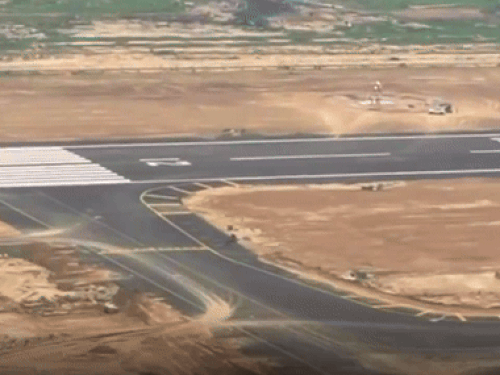 ਹਿਸਾਰ ਹਵਾਈ ਅੱਡੇ ਦੇ ਰਨਵੇ ਦੀ ਗੁਣਵੱਤਾ ਅਤੇ ਬਿਨਾਂ ਕਿਸੇ ਬੁਨਿਆਦ ਦੀ ਸੀਮਾ ਦੀ ਕੰਧ ਦੀ ਗੁਣਵੱਤਾ 'ਤੇ ਪ੍ਰਸ਼ਨ ਉਠਾਏ ਜਾ ਰਹੇ ਹਨ.