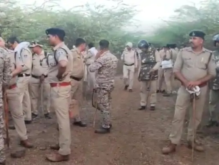 घटना स्थल पर शव मिलने के बाद तनाव के चलते बढ़ा दिया था फोर्स