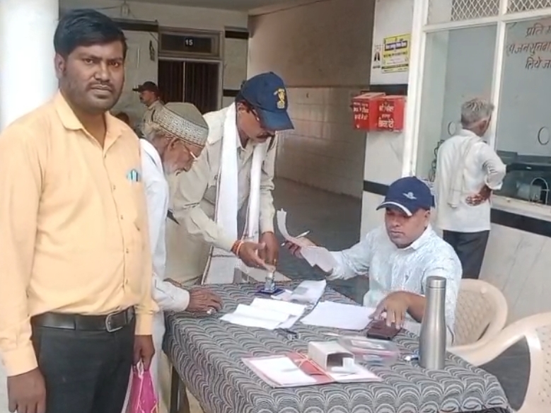 जनसुनवाई में कई मामले सामने आए।