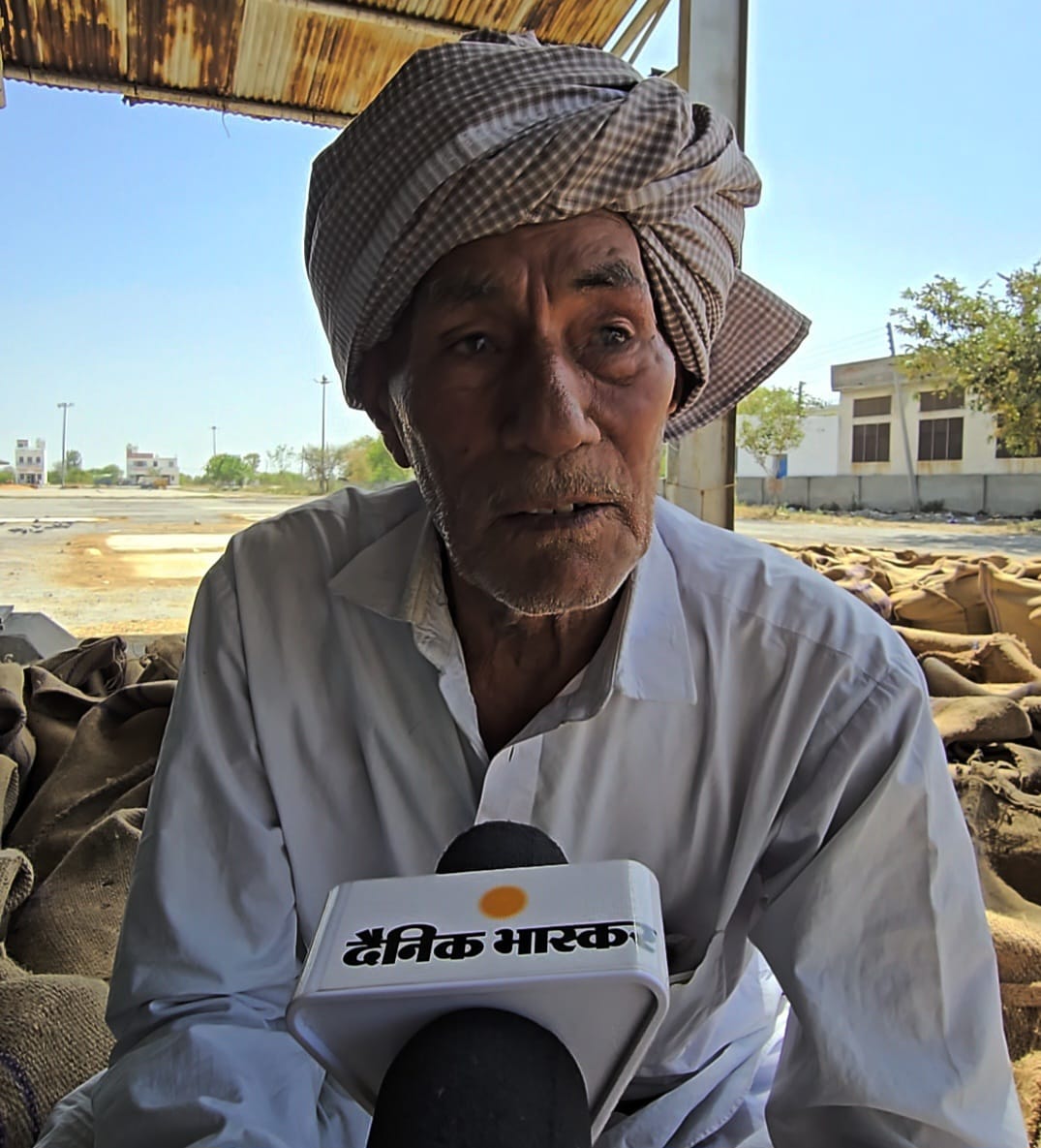 ਸੈਂਡਲ ਖੁਰਦ ਦੇ ਵਸਨੀਕ ਦੈਂਦਰ ਨੇ ਹਫੜਾ-ਦਫੜੀ ਮੱਚਾਂ ਨਾਲ ਉਦਾਸ ਵੀ ਰੱਖਿਆ