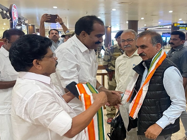 मुख्यमंत्री सुखविंदर सुक्खू का स्वागत करते हुए केरल कांग्रेस के विधायक और पदाधिकारी