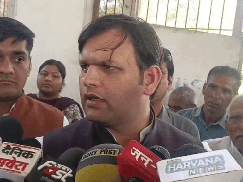 ਸਪੋਰਟਸ ਮੰਤਰੀ ਗੌਰਵ ਗੌਟਮ ਮੀਡੀਆ ਨਾਲ ਗੱਲਬਾਤ ਕਰਦੇ ਹਨ.