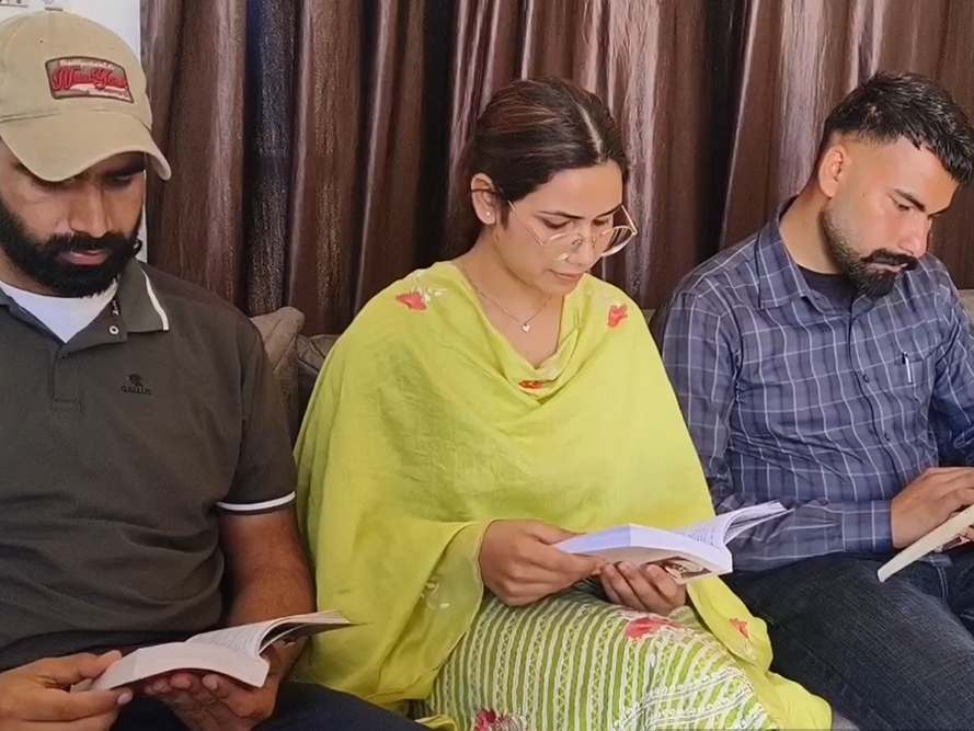 ਭੈਣ-ਭਰਾ ਜੋ ਨੌਕਰੀਆਂ ਪ੍ਰਾਪਤ ਕਰਦੇ ਹਨ