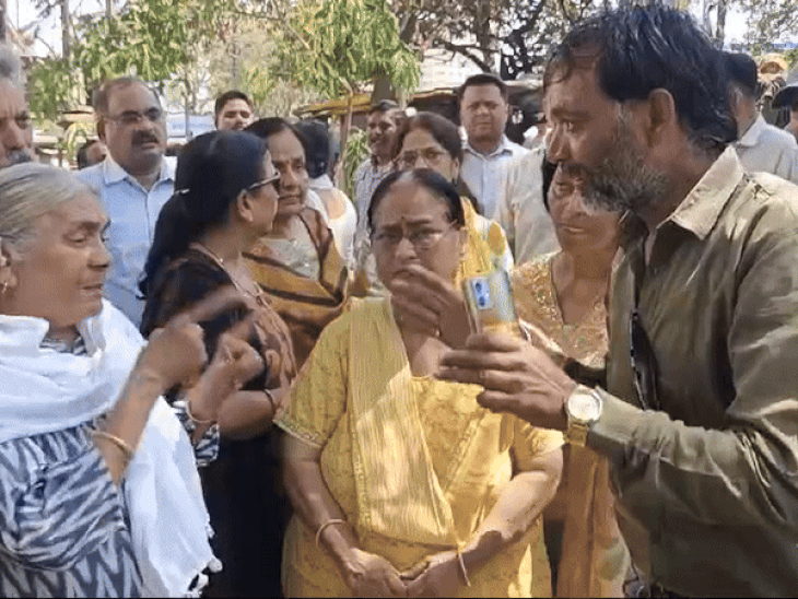 बावड़िया कलां चौक में भी शराब दुकान के विरोध में महिलाएं सड़क पर उतर चुकी है।