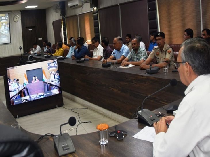 ਮੁੱਖ ਮੰਤਰੀ ਨਾਇਬ ਸਿੰਘ ਸੈਨੀ ਸਮਾਧਾਨ ਕੈਂਪ ਵਿੱਚ sated ਨਲਾਈਨ ਜੁੜੇ ਹੋਏ ਹਨ