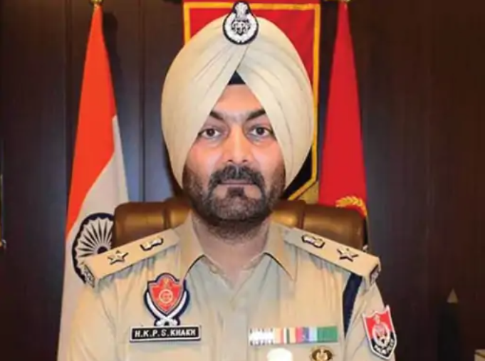 ਐਸਐਸਪੀ ਖਾਕ ਨੇ ਇਕ ਮਹੀਨਾ ਪਹਿਲਾਂ ਤਬਦੀਲ ਕੀਤਾ ਸੀ.