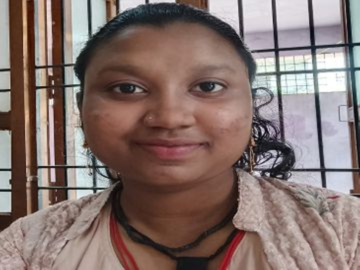 12वीं कक्षा की छात्रा ने घर में फांसी लगाकर खुदकुशी कर ली।