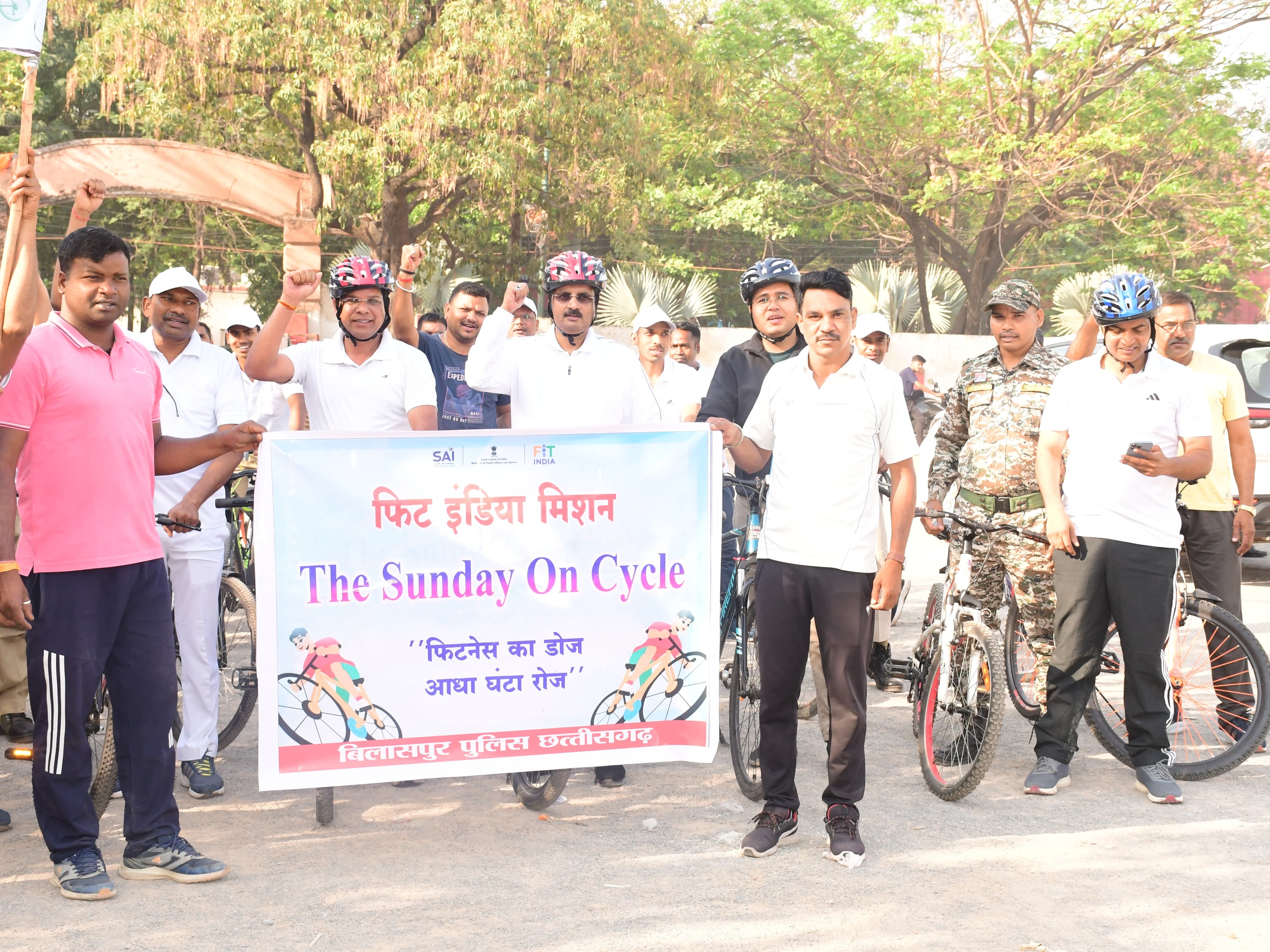 साइकिल रैली में अधिकारी-कर्मचारियों सहित 200 से ज्यादा नागरिकों ने भाग लिया।