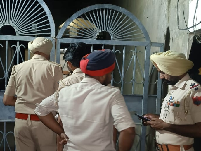 ਪ੍ਰੋਟੈਸਟ ਦੀ ਖਬਰ ਵਜੋਂ ਹੀ ਪੁਲਿਸ ਮੌਕੇ 'ਤੇ ਪਹੁੰਚ ਗਈ.