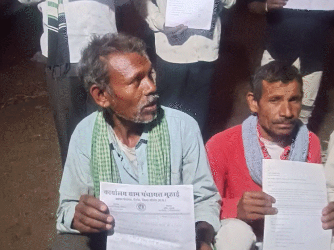 बिजली के लिए पंचायत से लेकर मुख्यमंत्री कार्यालय तक गांव के लोग आवेदन दे चुके हैं।