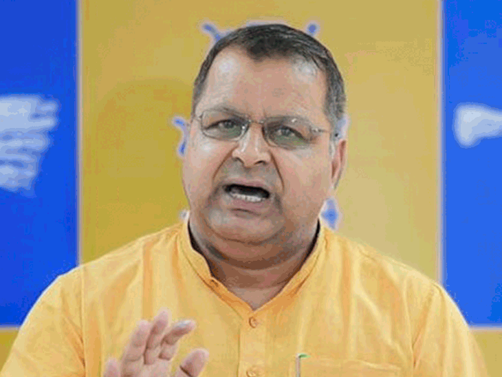 पंजाब कांग्रेस के सीनियर नेता प्रताप सिंह बाजवा और आम आदमी पार्टी के प्रवक्ता नील गर्ग। - Dainik Bhaskar