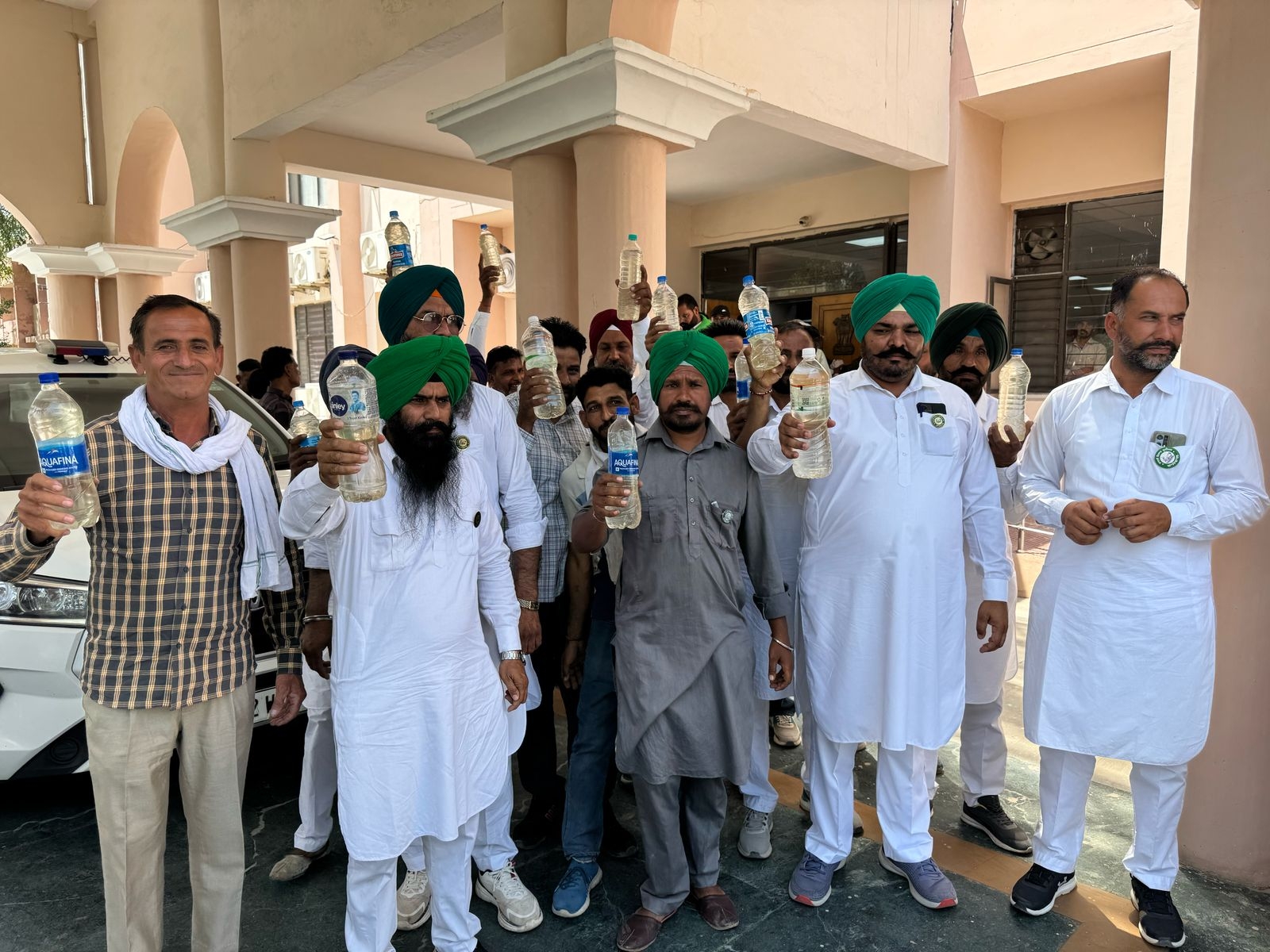 ਫਜ਼ਿਲਕਾ ਦੇ ਡੀਸੀ ਦਫਤਰ ਪਹੁੰਚੇ