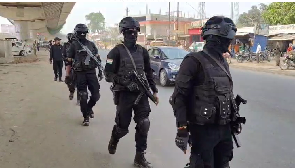 Commandos have been deployed in Begusarai under Rahul's security.