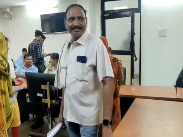 फरियादी पुलिसकर्मी नरेन्द्र कुमार पालिया, जिसके साथ लूट हुई।