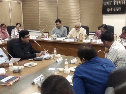 ਮਟਰ ਦੀ ਮੀਟਿੰਗ ਵਿੱਚ ਮਧੂਮ ਸਮੇਤ ਵਿਧਾਇਕ ਸਮੇਤ ਸਾਰੇ ਕੌਂਸਲਰ.