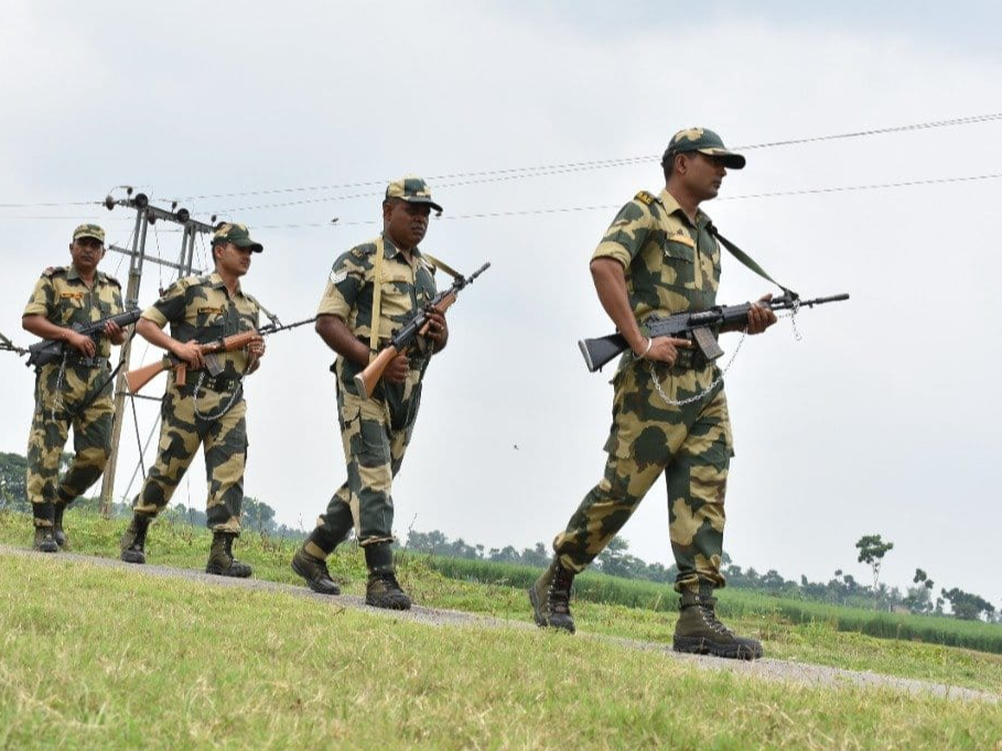 गुरदासपुर के बीएसएफ पोस्ट के पास ये ब्लास्ट हुआ है। (प्रतीकात्मक फोटो) - Dainik Bhaskar