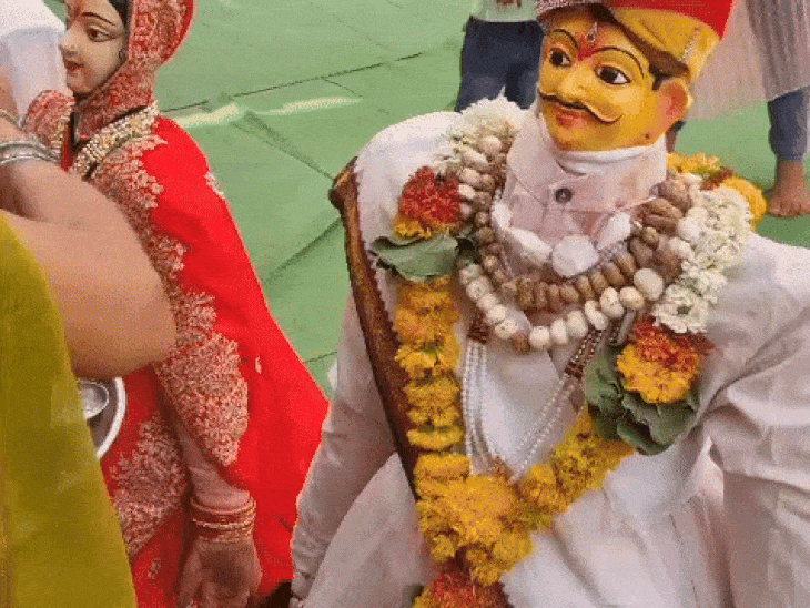 गणगौर पर धनियर राजा-रणुबाई की आराधना होती है।