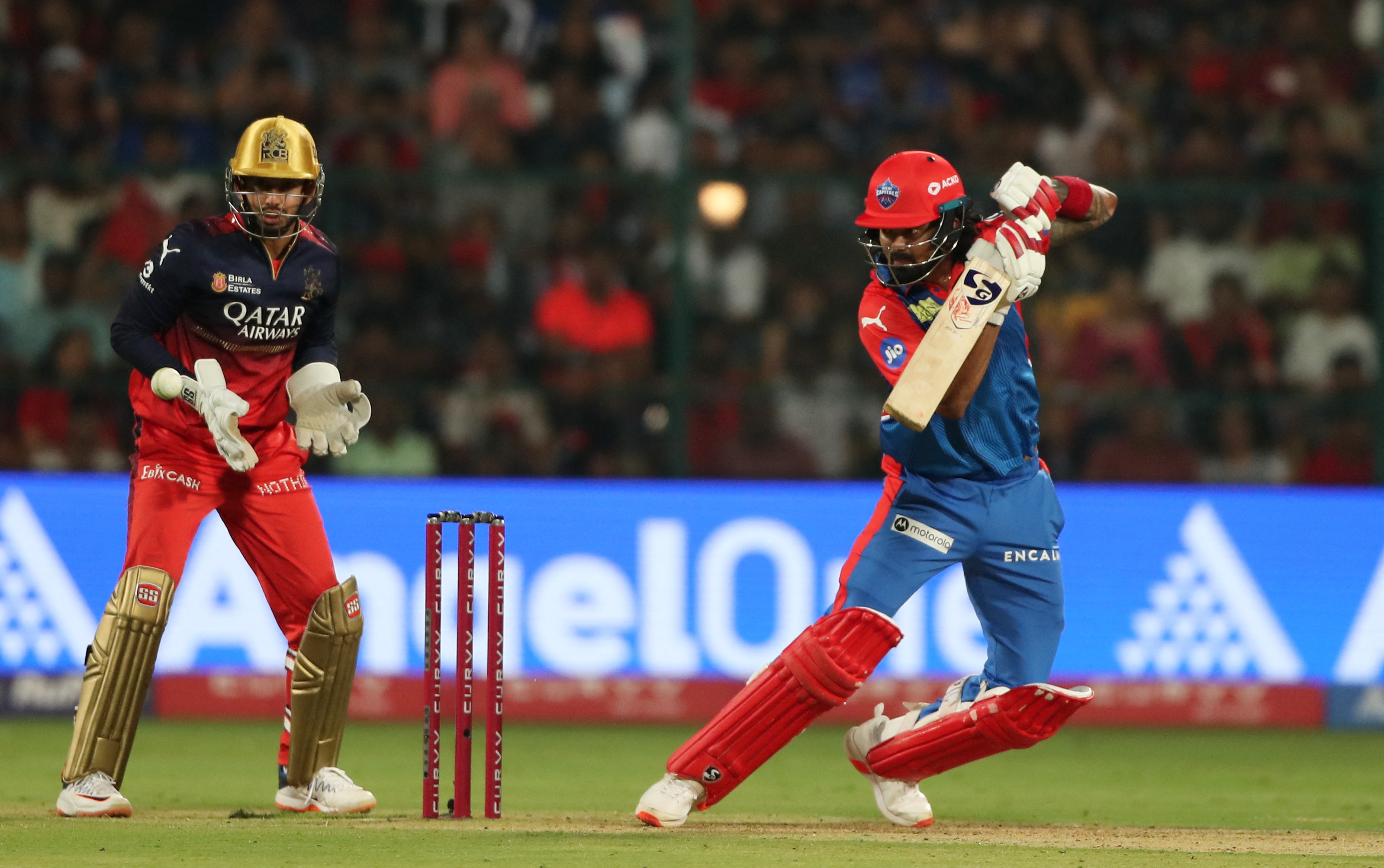 केएल राहुल ने 7 चौके और 6 छक्के लगाए।