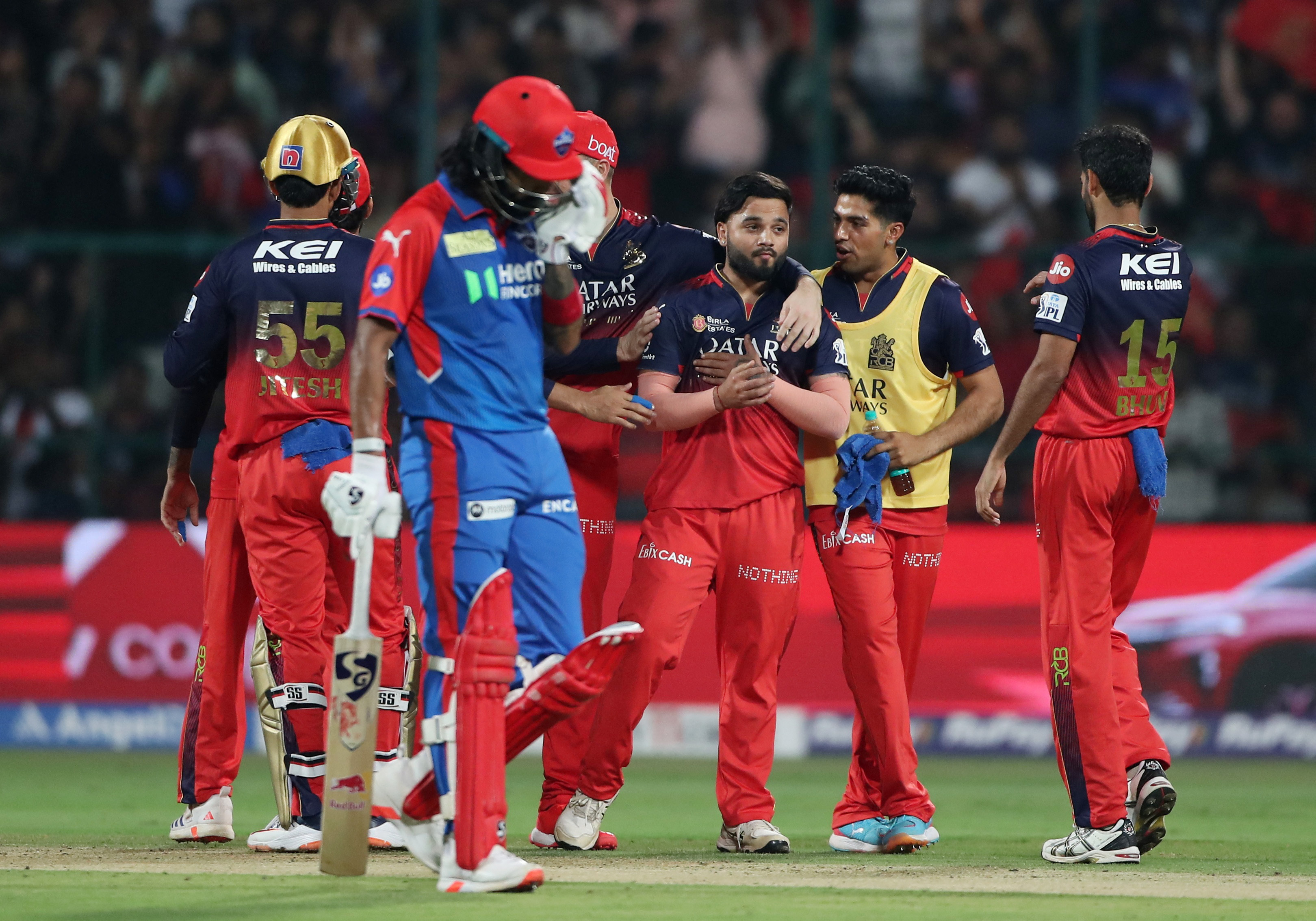 केएल राहुल ने 37 गेंद पर फिफ्टी लगाई।