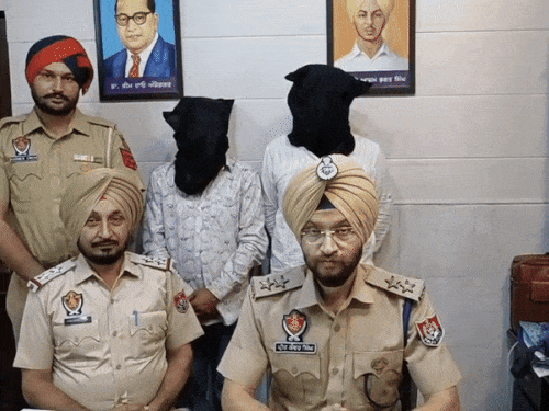 मोहाली के जीरकपुर पुलिस द्वारा गिरफ्तार किए गए आरोपी - Dainik Bhaskar