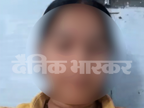 Man ਰਤ ਨੇ ਕਿਹਾ ਕਿ ਪੁਲਿਸ ਉਸ ਨੂੰ ਆਪਣੇ ਪਤੀ ਦੇ ਵਿਰੁੱਧ ਭੜਾਸ ਕੱ. ਰਹੀ ਸੀ.