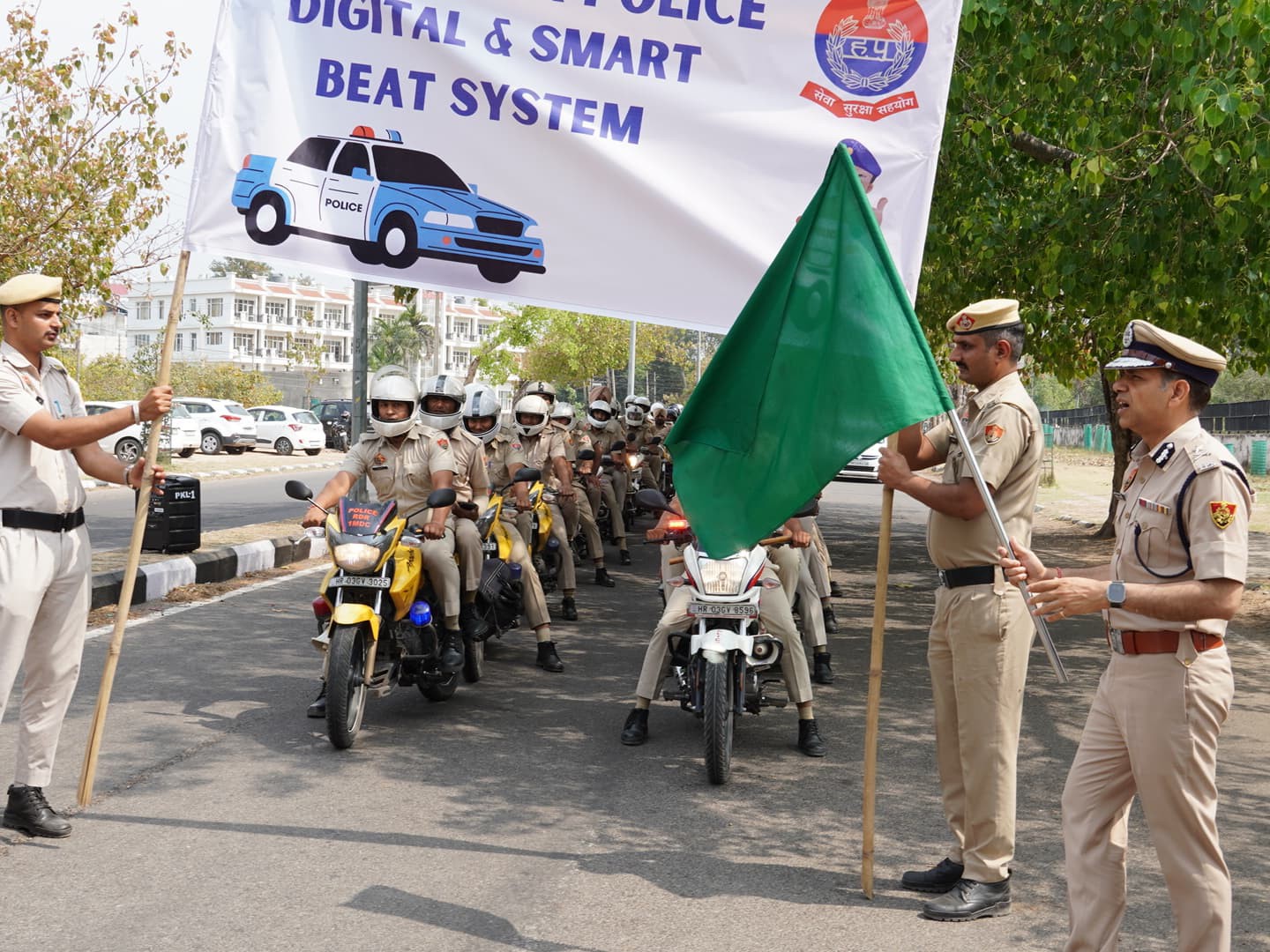 ਕਮਿਸ਼ਨਰ ਨੇ ਸਵਾਰਾਂ ਨੂੰ ਹਿਲਾ ਦਿੱਤਾ.