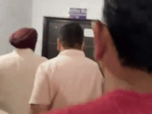 विधायक जीवन सिंह संगोवाल चेकिंग करने बीडीपीओ दफ्तर पहुंचे।