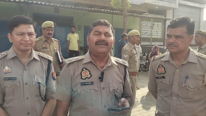 एसपी सिटी अरविंद कुमार ने कहा कि तहरीर मिलने के बाद आरोपी के खिलाफ मामला दर्ज करेंगे।