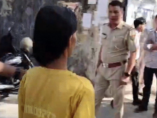 कोटा के उद्योग नगर क्षेत्र में स्थित सेंटर पर लेट पहुंचने पर युवती को एंट्री नहीं दि गी।