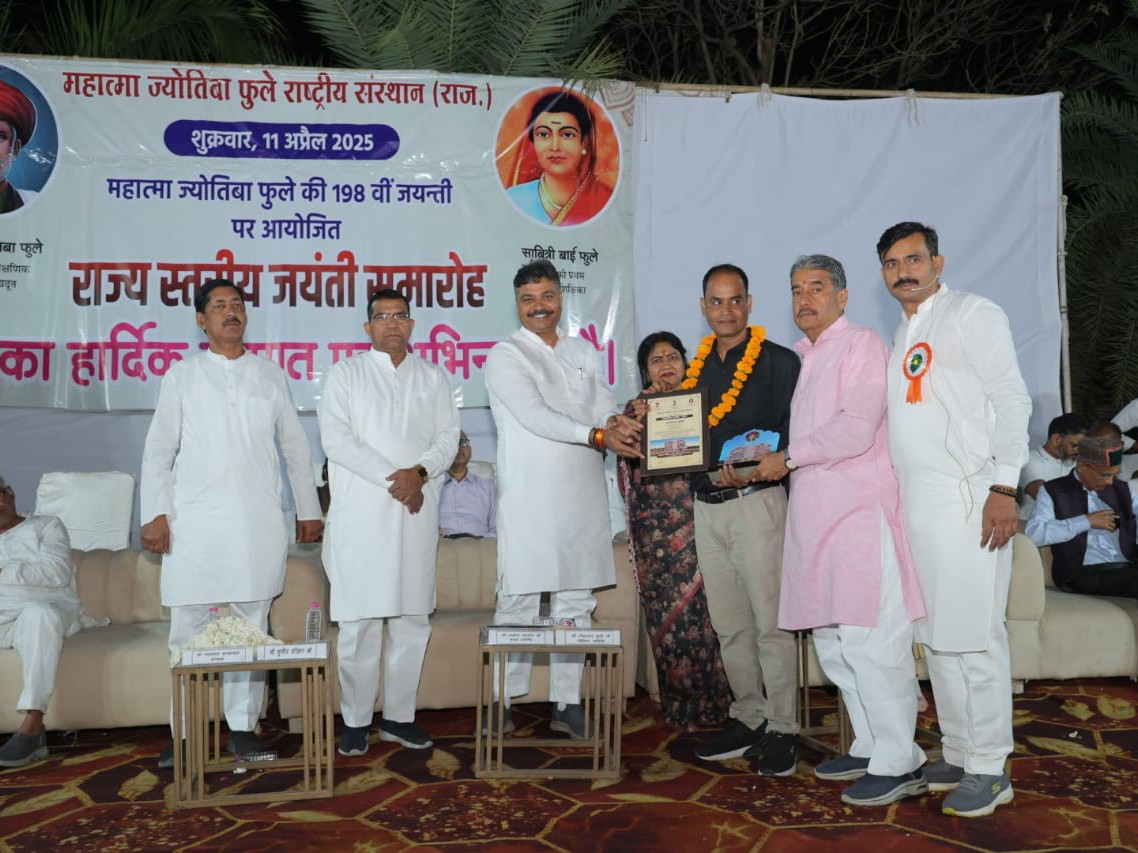 संवाददाता दीपक सैनी को सम्मानित किया गया।