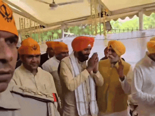 ਮੁੱਖ ਮੰਤਰੀ ਗੁਰੂਗਰਾਮ ਦੇ ਦੱਖਣੀ ਸ਼ਹਿਰ -1 ਵਿਚ ਗੁਰੂਦਵਾਰਾ ਪਹੁੰਚੇ