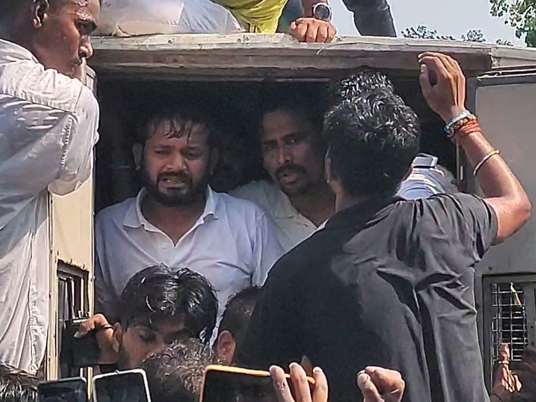 प्रदर्शन के दौरान कन्हैया समेत कांग्रेस के कई कार्यकर्ताओं ने पुलिस हिरासत में लिया था।