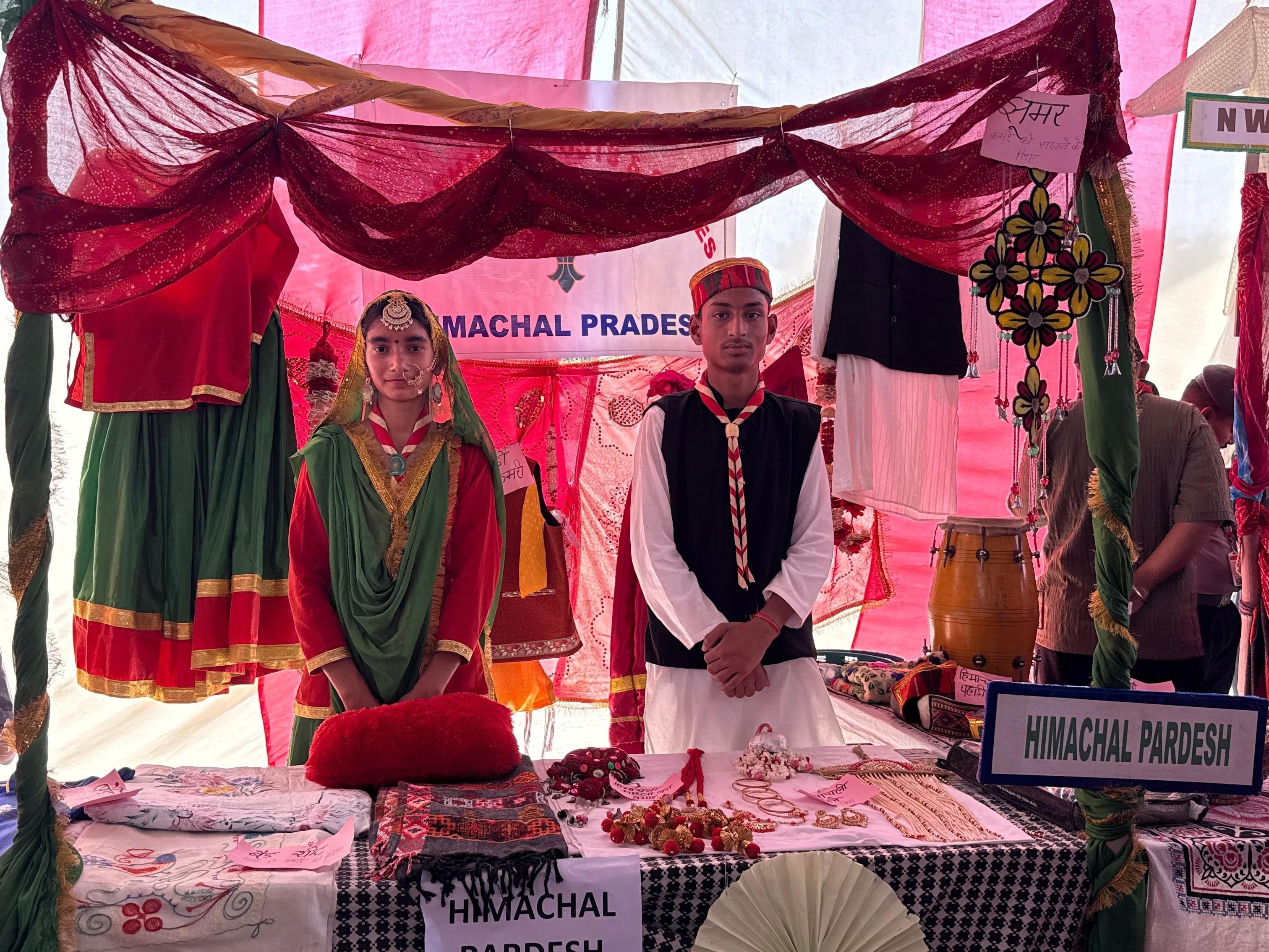 ਪ੍ਰੋਗਰਾਮ ਵਿਚ ਸਟਾਲਾਂ.