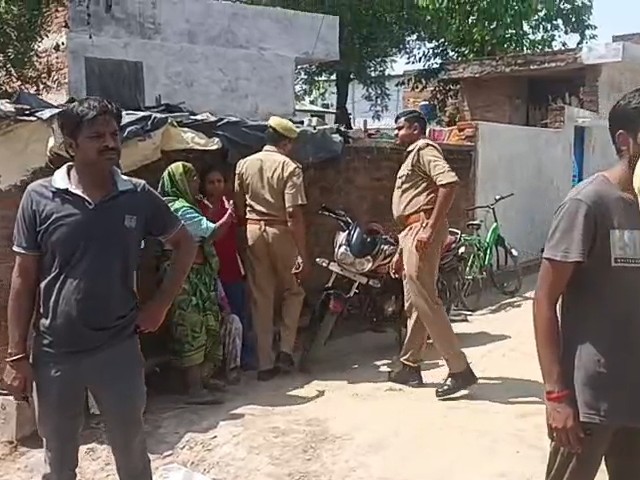 मौके पर पहुंची पुलिस ने की जांच।