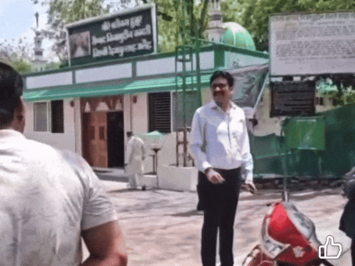 Councilor Jitu Yadav accused the municipal employee of taking bribes