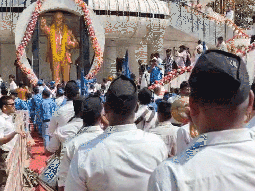 राष्ट्रीय स्वयंसेवक संघ ने महू में अंबेडकर जन्मस्थली पर बाबासाहेब को श्रद्धांजलि दी।