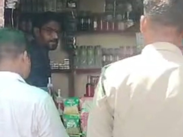 प्रशासन और स्वास्थ्य विभाग की टीम कोटपा एक्ट के तहत कार्रवाई के लिए निकली थी।