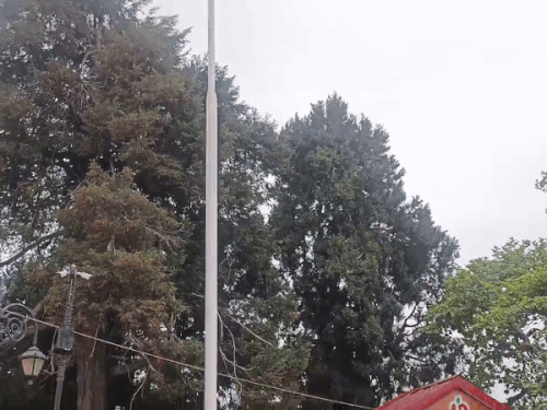 मंत्री अनिरुद्ध सिंह ने हिमाचल दिवस पर शिमला में ध्वज फहराया और सलामी ली।