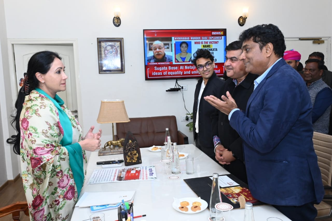 अनूप श्रीवास्तव ने इस परियोजना को लेकर उपमुख्यमंत्री, पर्यटन मंत्री एवं सवाई भवानी सिंह की बेटी दीया कुमारी से मुलाकात कर उन्हें फिगर की संकल्पना, रिसर्च मटेरियल, अनावरण और अन्य पहलुओं की जानकारी दी।