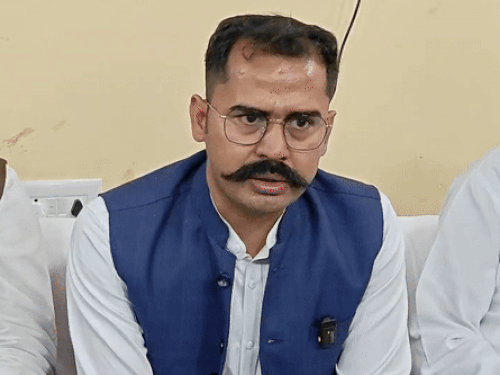 ਸੂਚਨਾ ਦੇਣਾ ਜ਼ਿਲ੍ਹਾ ਡੀ.ਸੀ. ਨਰਮ ਕੁਮਾਰ ਮੀਨਾ.