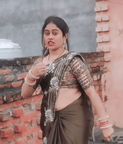 ਰਾਵੇਨਾ ਨੇ ਯੂਟਿ ube ਬ ਅਤੇ ਇੰਸਟਾਗ੍ਰਾਮ ਲਈ ਫਸਾਉਣ ਲਈ ਵਰਤਿਆ. ਉਸਨੇ ਛੋਟੀਆਂ ਫਿਲਮਾਂ ਵਿੱਚ ਵੀ ਕੰਮ ਕਰਨ ਦੀ ਆਦਤ ਵੀ ਕੀਤੀ.