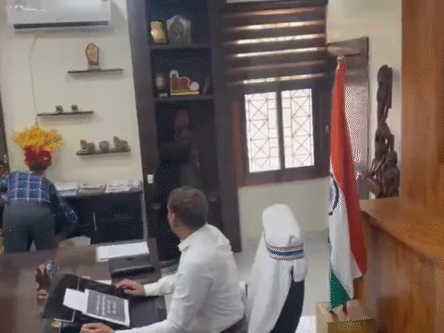 कवर्धा कलेक्ट्रेट कार्यालय में सभी जगहों की जांच की जा रही है।