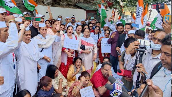 शिमला में ईडी दफ्तर के बाहर कांग्रेस प्रदर्शन करते हुए (फाइल फोटो)