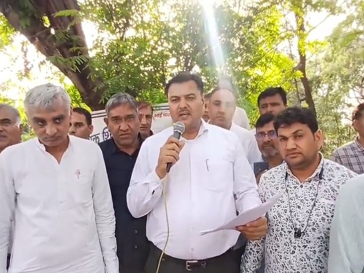 ਬੇਓ ਅਧਿਆਪਕ ਦਾ ਮੈਮੋਰੰਡਮ ਫਾਸਟ ਤੋਂ ਬਾਹਰ ਦਾ ਪ੍ਰਦਰਸ਼ਨ ਕਰਨ ਲਈ ਪਹੁੰਚਿਆ