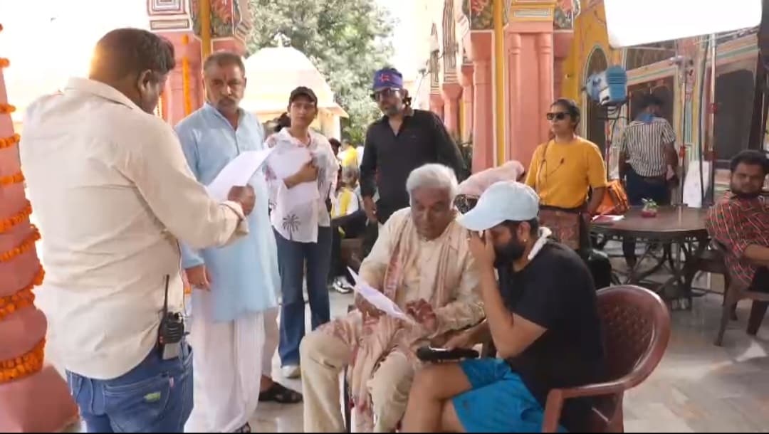 फिल्म का निर्देशन दीपांकर प्रकाश कर रहे हैं।