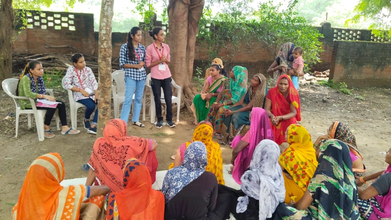 'चौपाल' में महिला सांस्कृतिक केंद्र भी होंगे, जहां गायन, नृत्य और अन्य गतिविधियों सहित मनोरंजन की सुविधाएं प्रदान की जाएंगी।