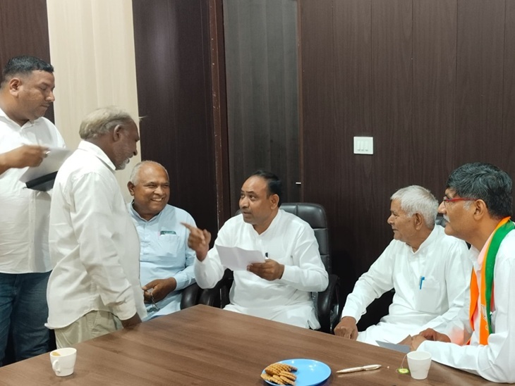 ਵਿਧਾਇਕ ਕਪੂਰਲਮੀਕੀ ਨੇ ਭਿਵਾਨੀ ਵਿੱਚ ਭਾਜਪਾ ਦੇ ਅਹੁਦੇ 'ਤੇ ਕਾਮਿਆਂ ਦੀ ਸਮੱਸਿਆ ਬਾਰੇ ਸੁਣਿਆ